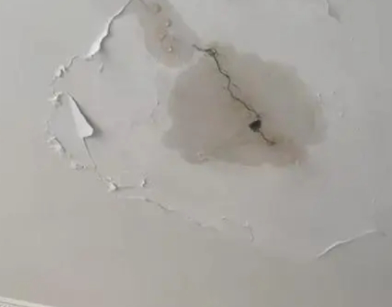 嵩明阳台漏水维修公司分享下屋面防水工程质量问题原因分析